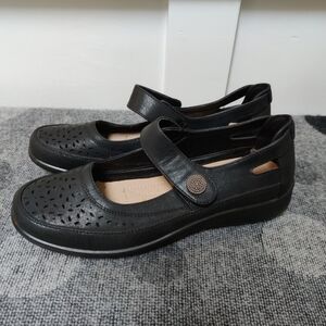 Women’s Black Faux Leather Mary Jane Flats Comfort Shoes Size 8